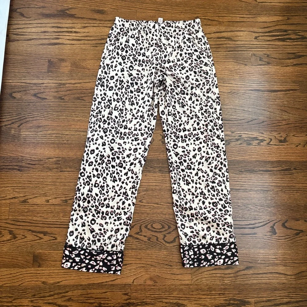Victoria's Secret Pajama Set - Black and pink Leopard - Picture 4 of 6